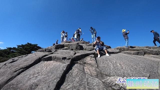 光明顶在什么地方？都说到了光明顶、四周都是景-3.jpg