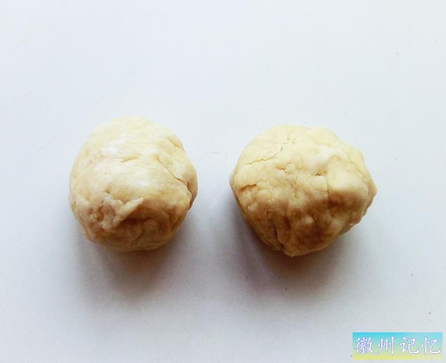 黄山烧饼，徽州的传统小吃，独特的搓酥做法，使面皮分层薄如纸-4.jpg