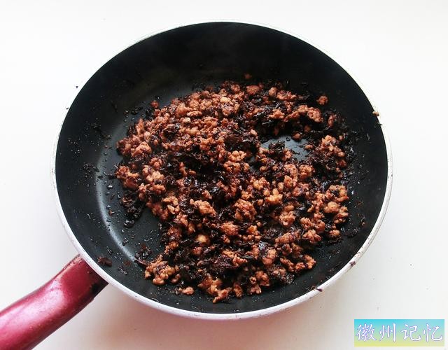 黄山烧饼，徽州的传统小吃，独特的搓酥做法，使面皮分层薄如纸-6.jpg
