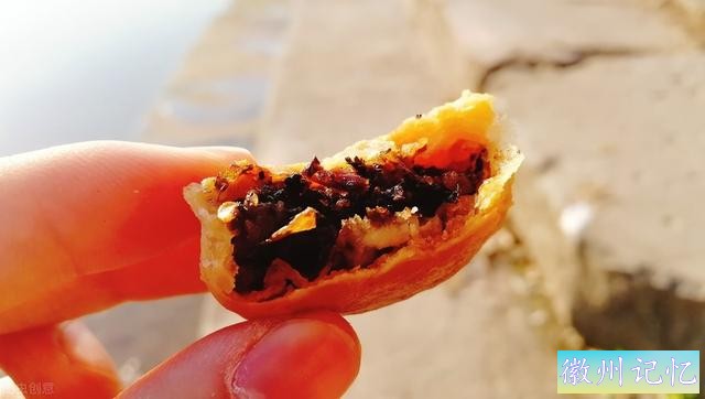 徽州名产黄山烧饼，皮薄如纸，鲜香酥脆，皇帝也爱的人间美味-5.jpg