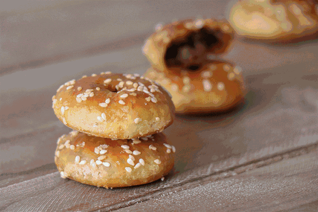 徽州名产黄山烧饼，皮薄如纸，鲜香酥脆，皇帝也爱的人间美味-9.jpg