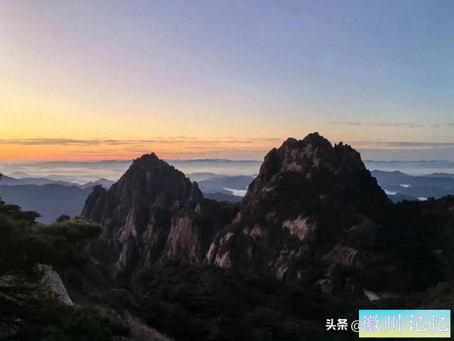 看日出不雅观云海登顶莲花峰，76岁老父亲和72岁老母亲自助游黄山-1.jpg