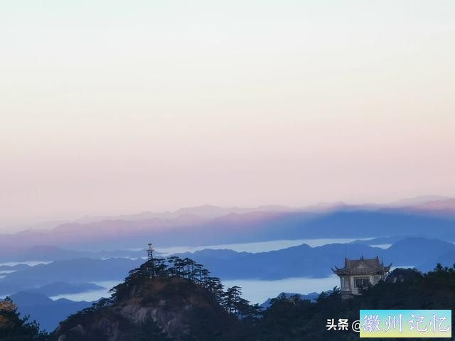 看日出不雅观云海登顶莲花峰，76岁老父亲和72岁老母亲自助游黄山-10.jpg