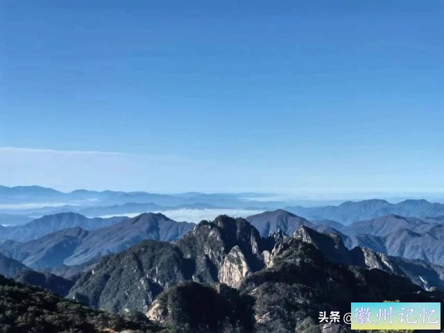 看日出不雅观云海登顶莲花峰，76岁老父亲和72岁老母亲自助游黄山-14.jpg