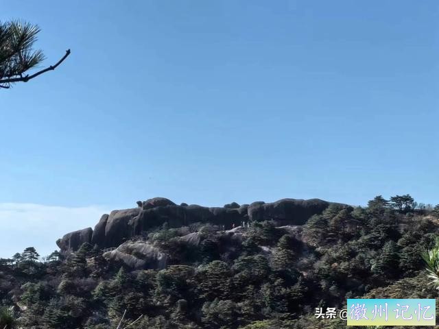 看日出不雅观云海登顶莲花峰，76岁老父亲和72岁老母亲自助游黄山-16.jpg