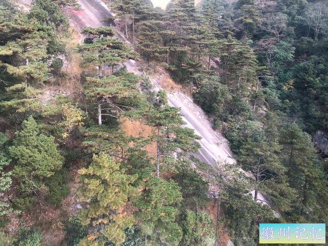 攀登黄山主峰之一、第二高峰，海拔1860米的光明顶-5.jpg