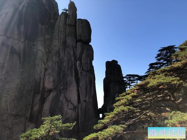 攀登黄山主峰之一、第二高峰，海拔1860米的光明顶-17.jpg