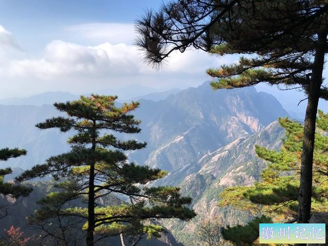 攀登黄山主峰之一、第二高峰，海拔1860米的光明顶-19.jpg