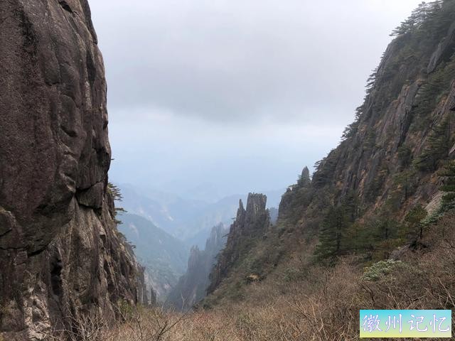 攀登黄山主峰之一、第二高峰，海拔1860米的光明顶-34.jpg