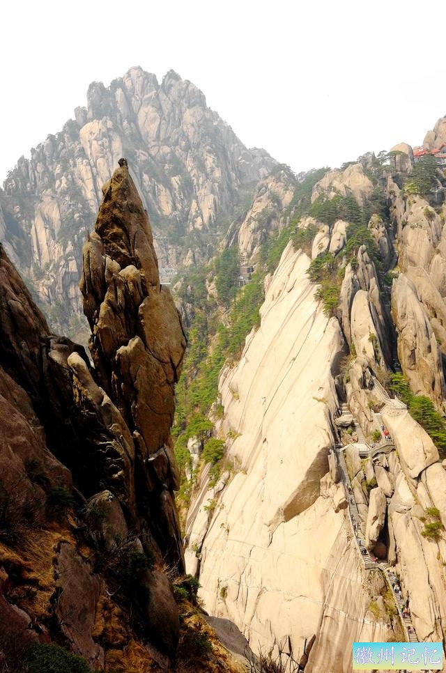 二上天都峰——黄山最险处——鲫鱼背-9.jpg