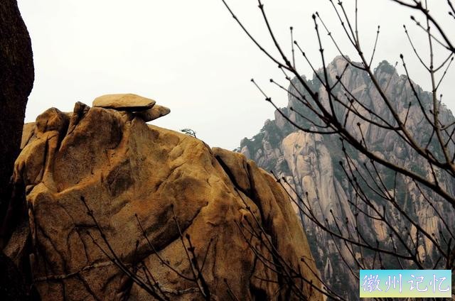 二上天都峰——黄山最险处——鲫鱼背-14.jpg