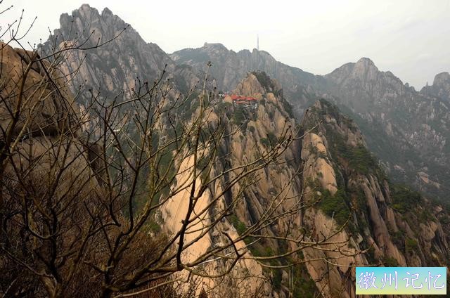 二上天都峰——黄山最险处——鲫鱼背-15.jpg