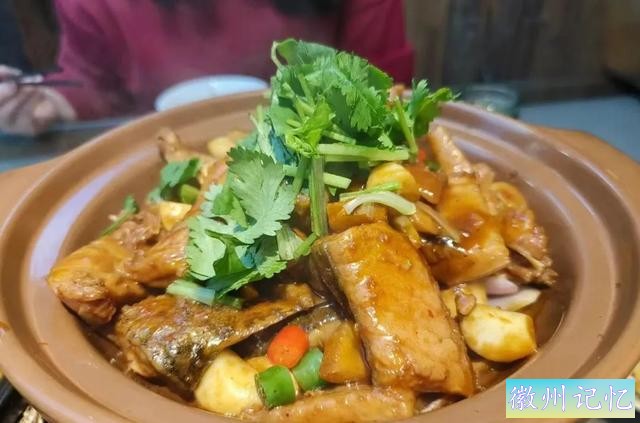 老街美食保举第一弹：臭鳜鱼、毛豆腐、黄山烧饼、徽州馄饨....-9.jpg