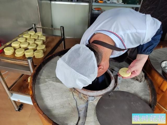 老街美食保举第一弹：臭鳜鱼、毛豆腐、黄山烧饼、徽州馄饨....-21.jpg