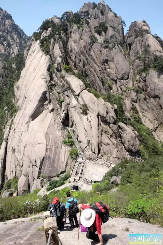 黄山天都峰4月1日开放——任它五岳归来客，一见天都也叫奇-3.jpg