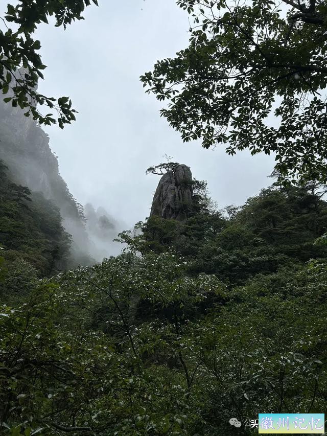 很羡慕上世纪80年代攀爬过黄山天都峰的人啊，太原始凶险了！-3.jpg